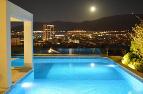 Отель Lycabettus Hill Penthouse, Private Roof Garden & Pool  Афины